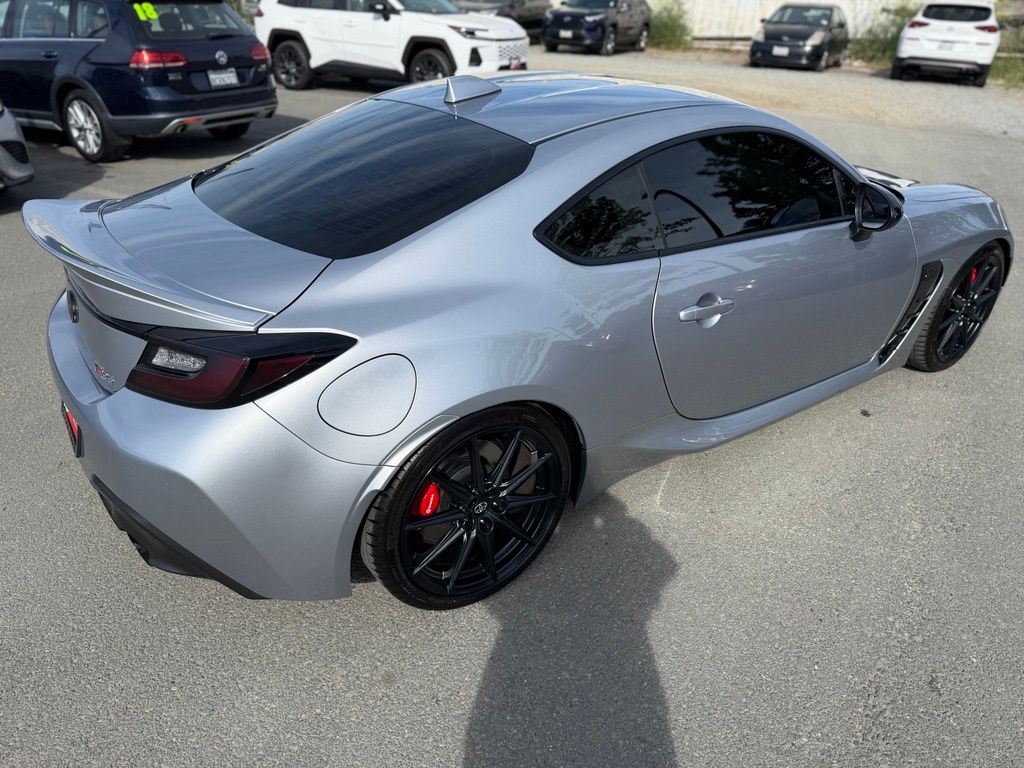 2025 Toyota GR86 Premium Image 3 of 26