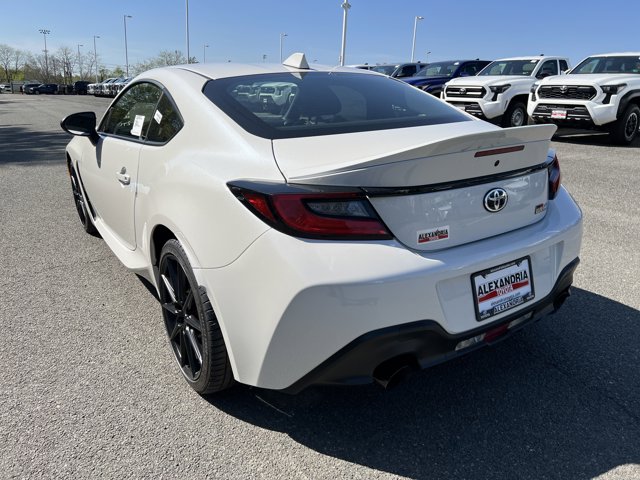 Vehicle image 6 of 10