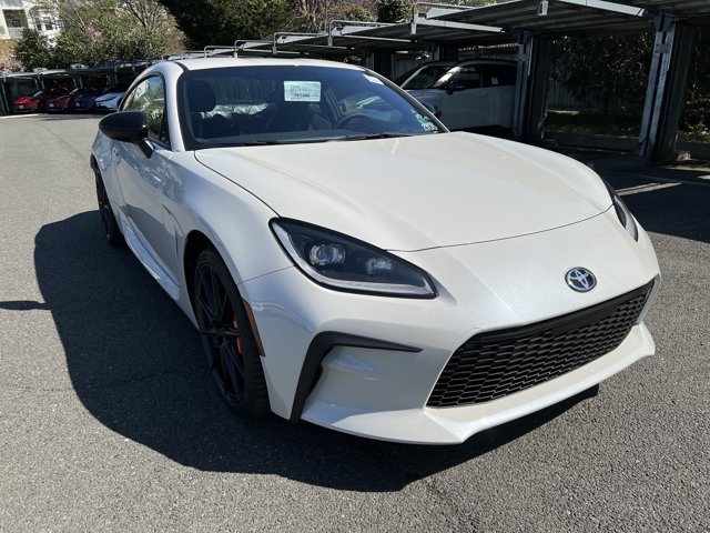 Vehicle image 5 of 10