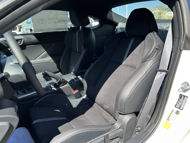 Vehicle image 9 of 10