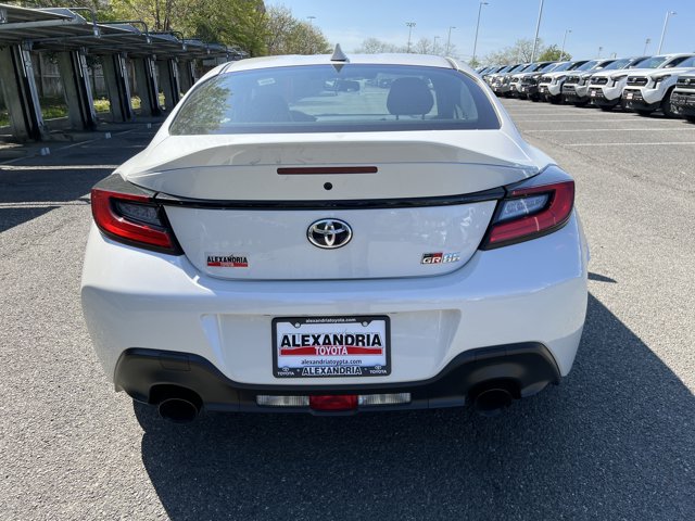 Vehicle image 4 of 10