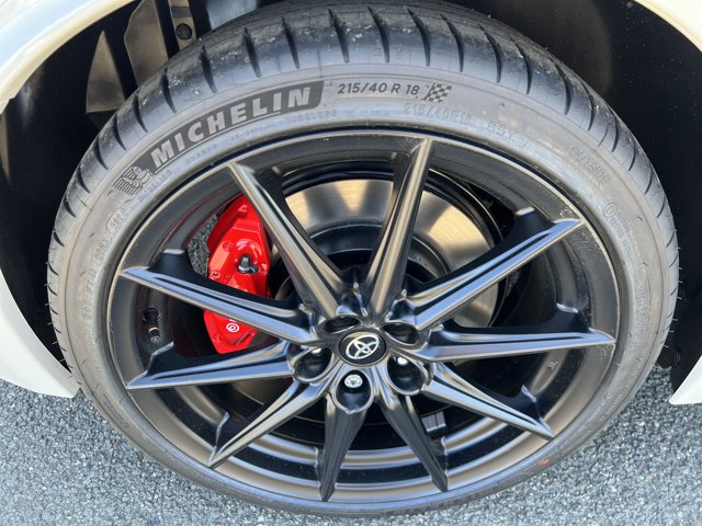 Vehicle image 7 of 10