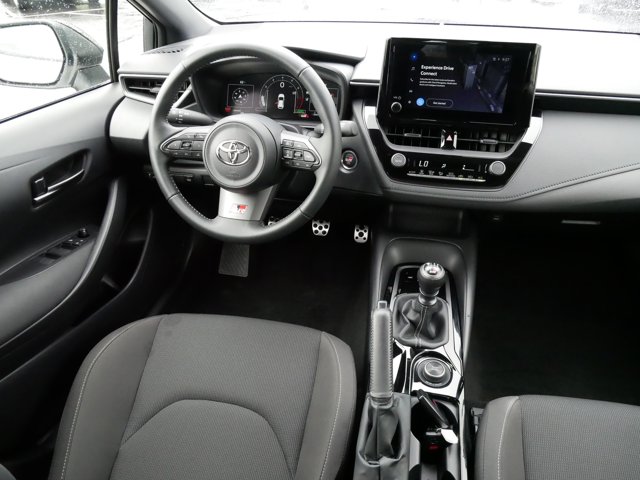 Vehicle image 18 of 36