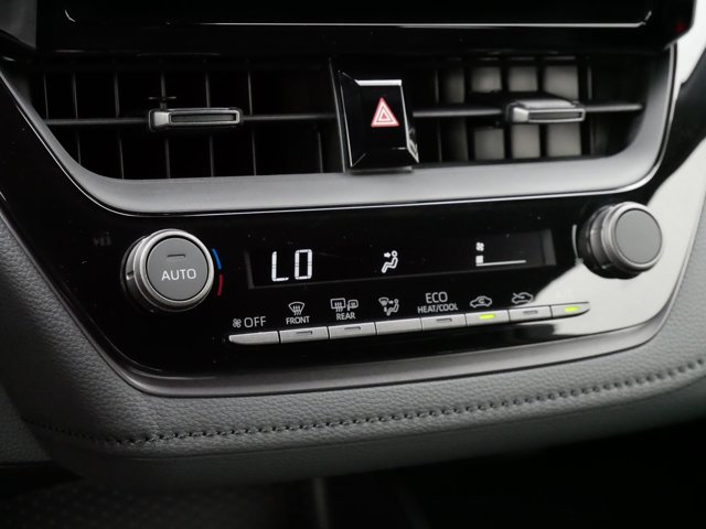 Vehicle image 33 of 36