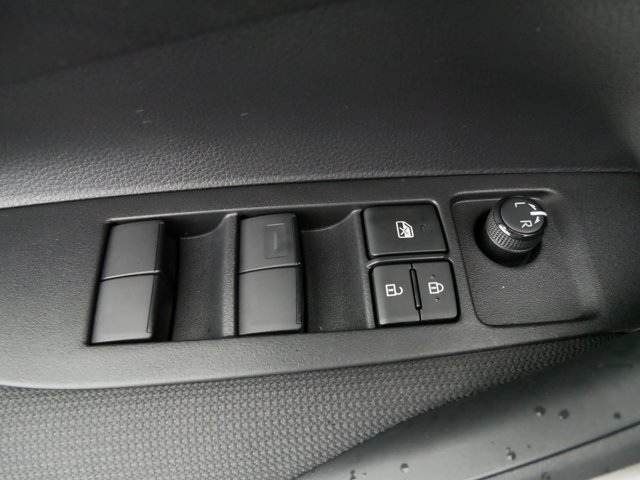 Vehicle image 27 of 36