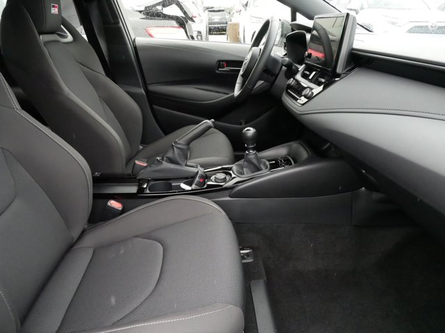 Vehicle image 16 of 36