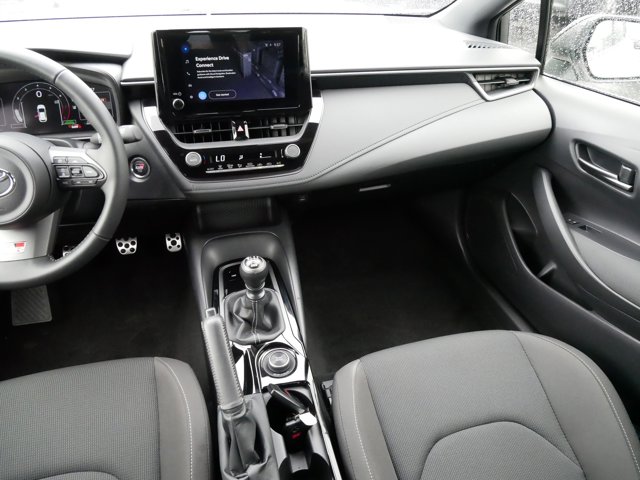 Vehicle image 31 of 36