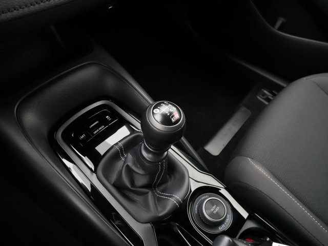 Vehicle image 22 of 36
