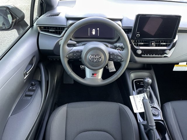 Vehicle image 15 of 25