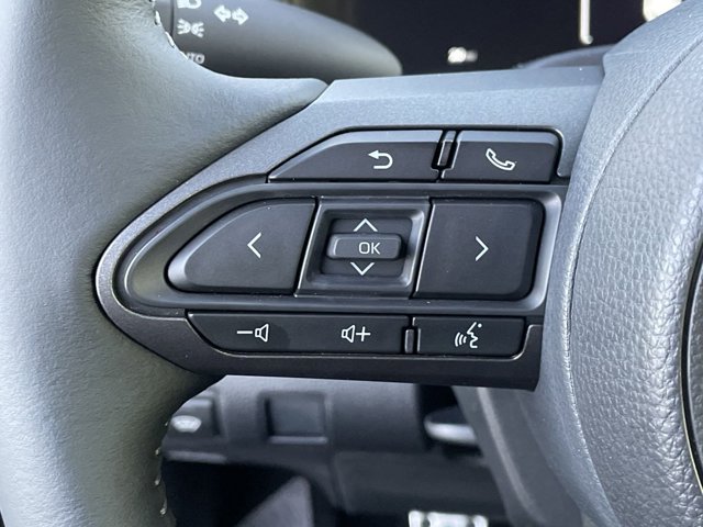 Vehicle image 17 of 25
