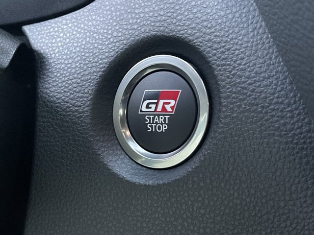 Vehicle image 22 of 25