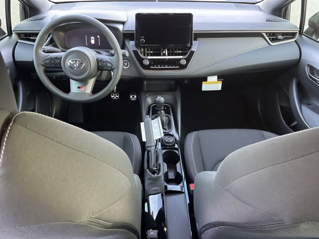 Vehicle image 14 of 25