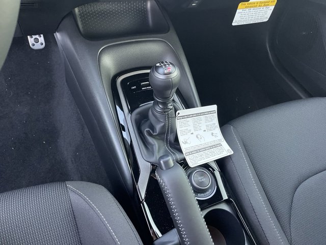 Vehicle image 21 of 25