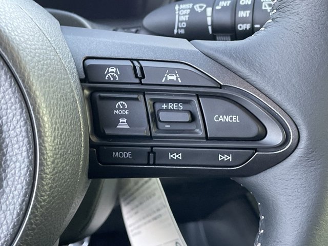 Vehicle image 18 of 25