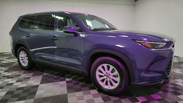 2025 Toyota Grand Highlander XLE Image 3 of 25