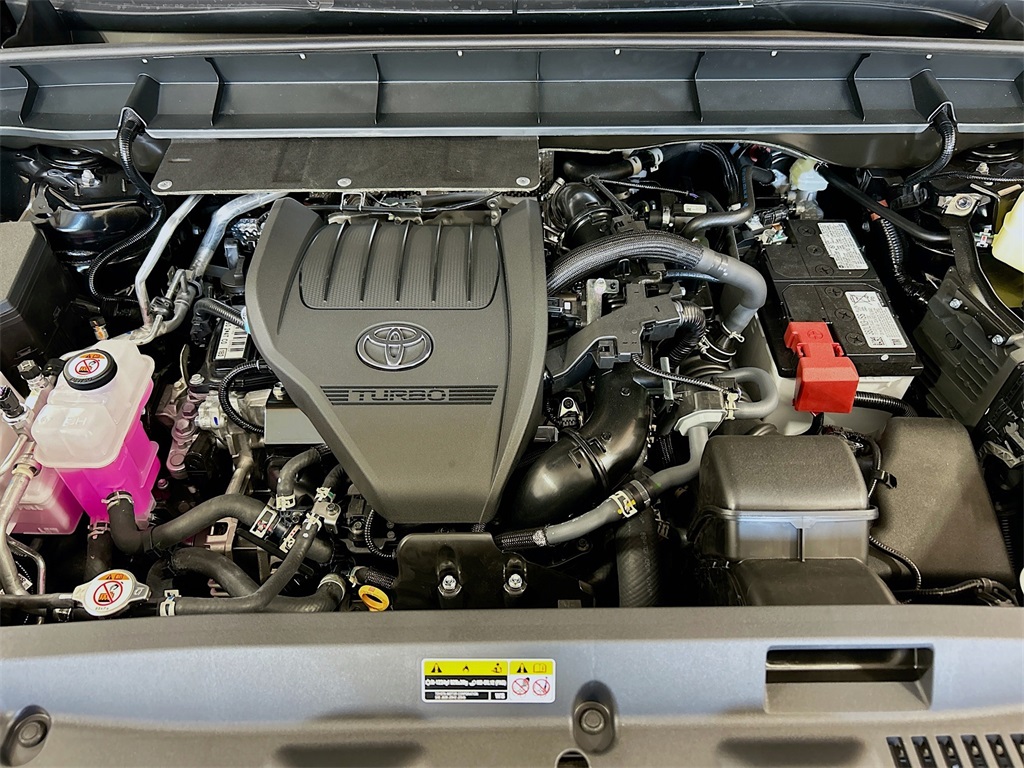 2025 Toyota Highlander Limited Image 7 of 31