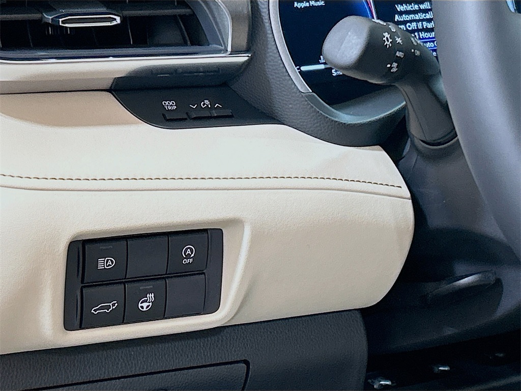 2025 Toyota Highlander Limited Image 24 of 31