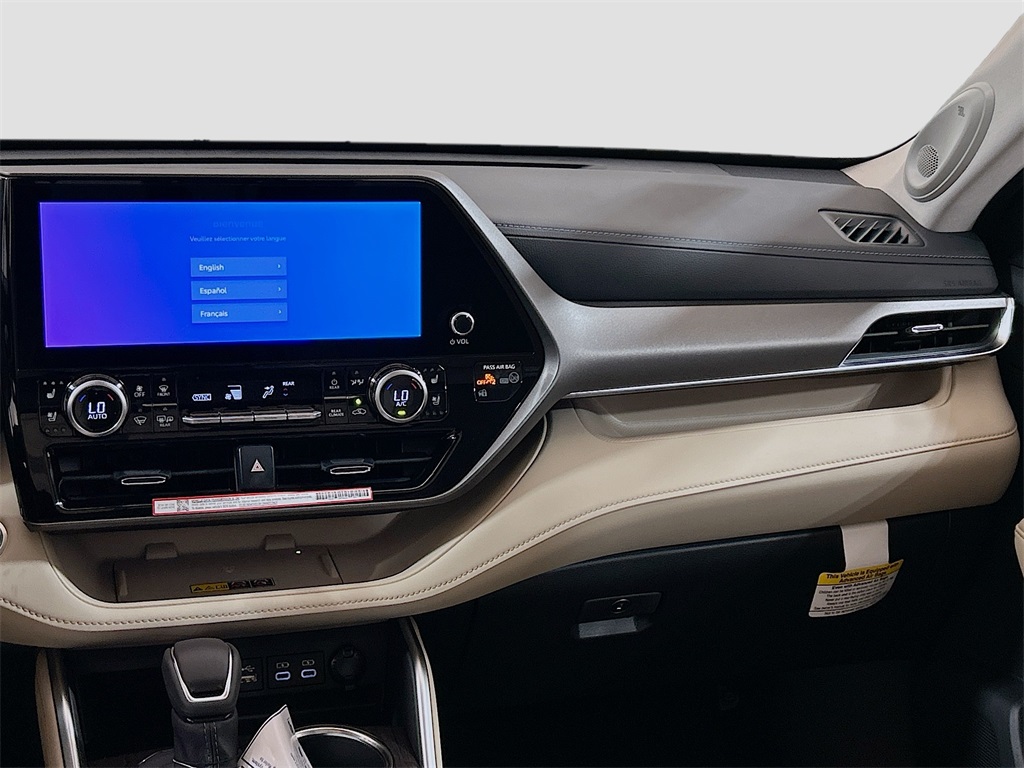 2025 Toyota Highlander Limited Image 22 of 31