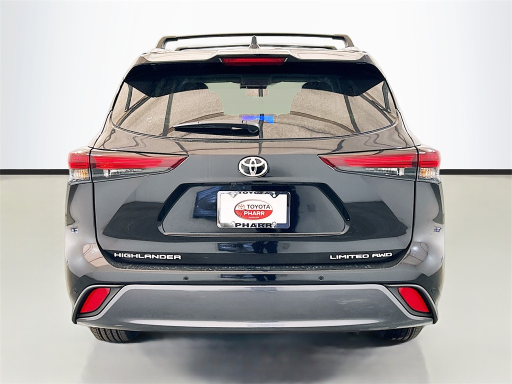 2025 Toyota Highlander Limited Image 6 of 31