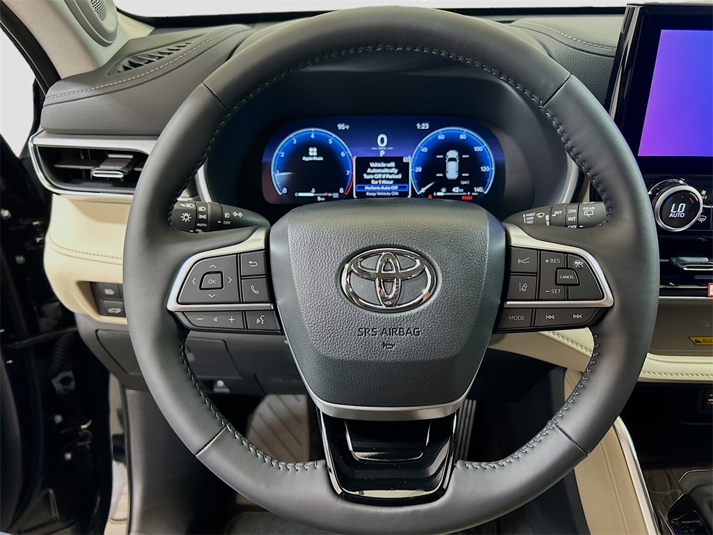 2025 Toyota Highlander Limited Image 19 of 31
