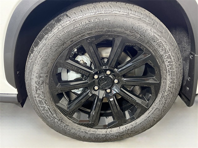Vehicle image 10 of 39