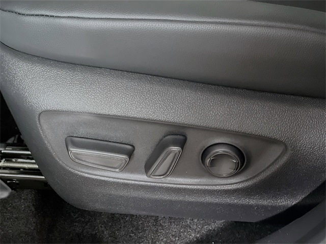 Vehicle image 12 of 39