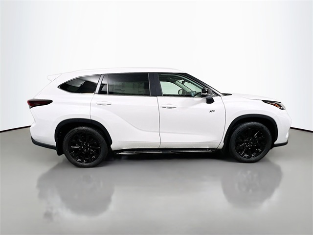 Vehicle image 4 of 39