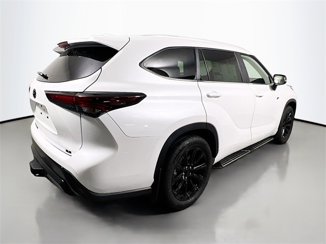 Vehicle image 5 of 39