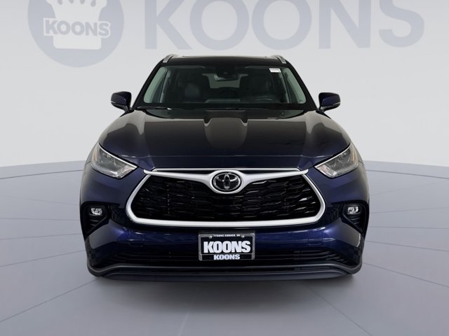 2025 Toyota Highlander XLE Image 2 of 27
