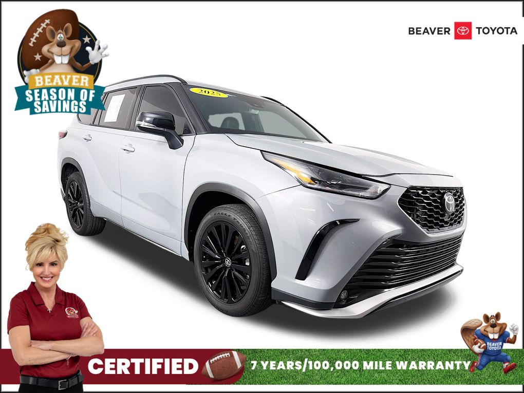 2025 Toyota Highlander XSE Image 3 of 39