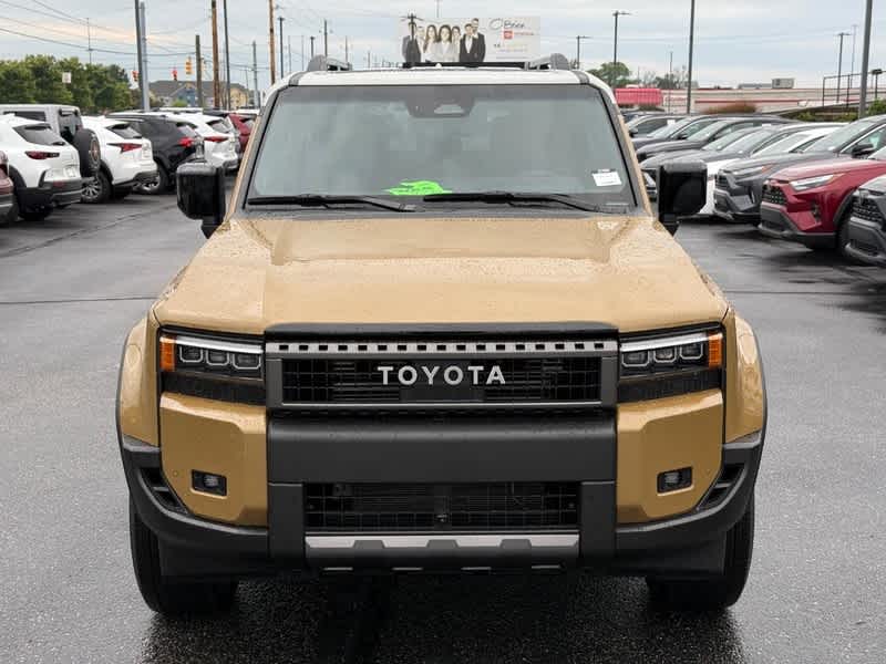 2025 Toyota Land Cruiser Base Image 2 of 28