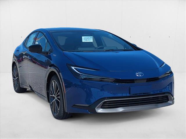 2025 Toyota Prius Limited Image 2 of 18