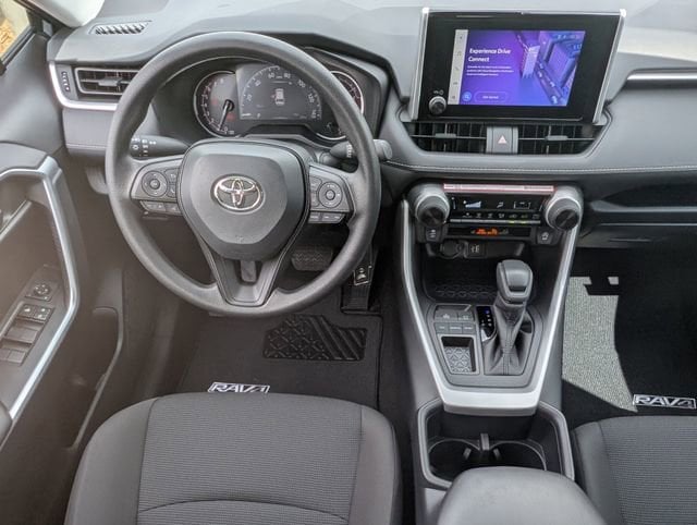 Vehicle image 10 of 21