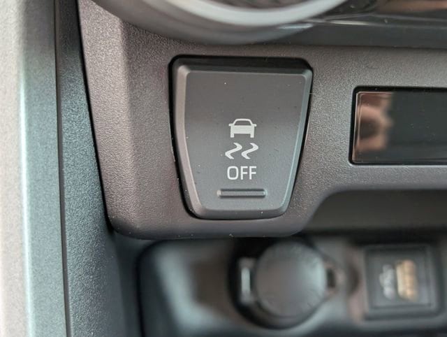 Vehicle image 19 of 21
