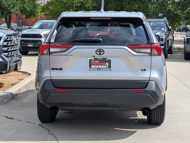 Vehicle image 5 of 21