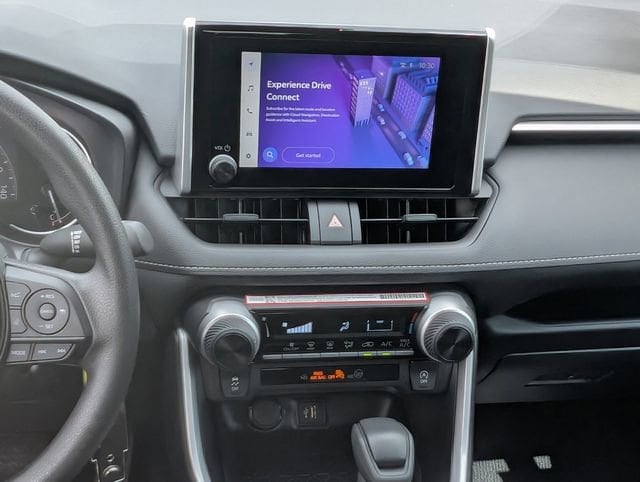 Vehicle image 11 of 21