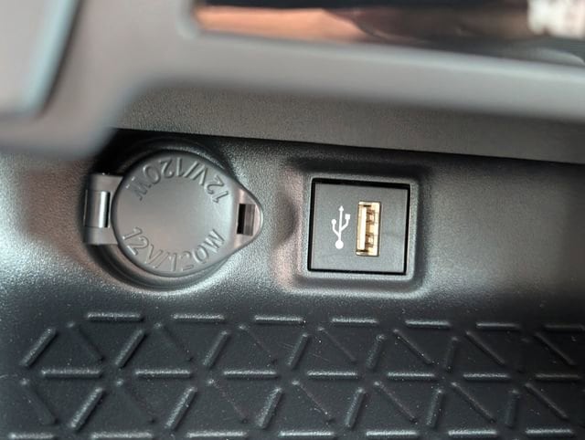 Vehicle image 15 of 21