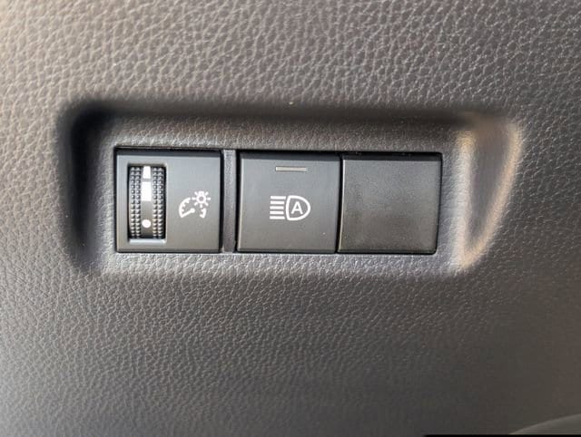 Vehicle image 16 of 21