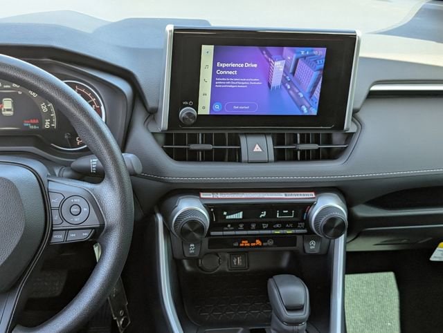 Vehicle image 11 of 21