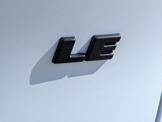 Vehicle image 20 of 21
