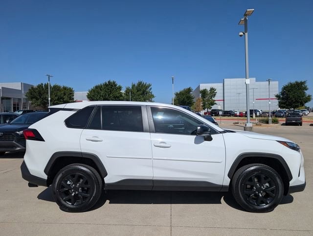 Vehicle image 3 of 21