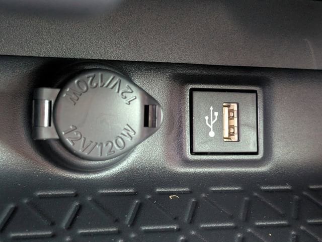 Vehicle image 18 of 21