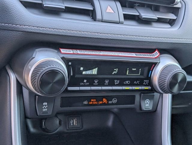 Vehicle image 20 of 21