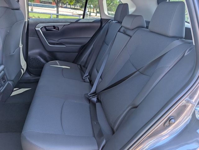 Vehicle image 8 of 21