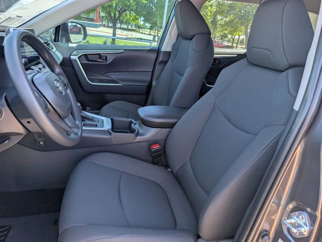 Vehicle image 7 of 21
