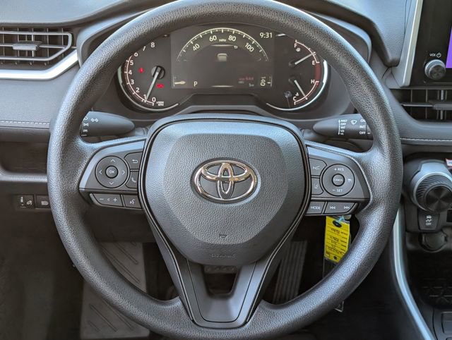 Vehicle image 11 of 21