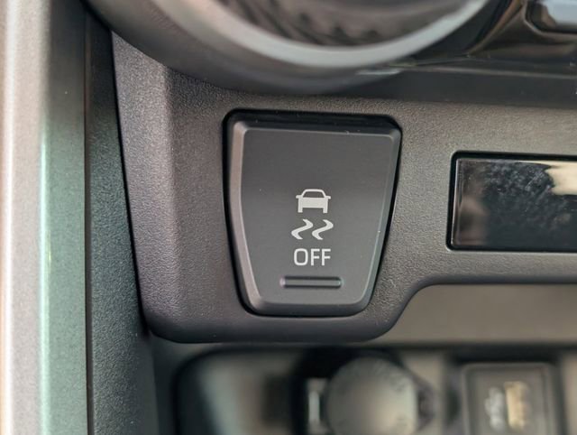 Vehicle image 20 of 21