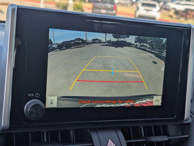 Vehicle image 13 of 21