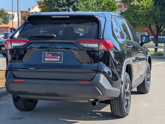 Vehicle image 4 of 21