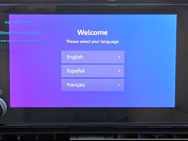 2025 Toyota RAV4 LE Image 17 of 28